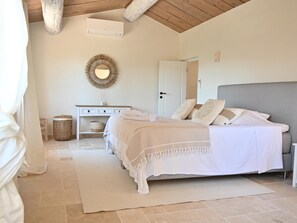 5 bedrooms, iron/ironing board, Internet, bed sheets - Villa Provençale **** | 5 bedrooms | swimming pool (Sainte-Maxime)