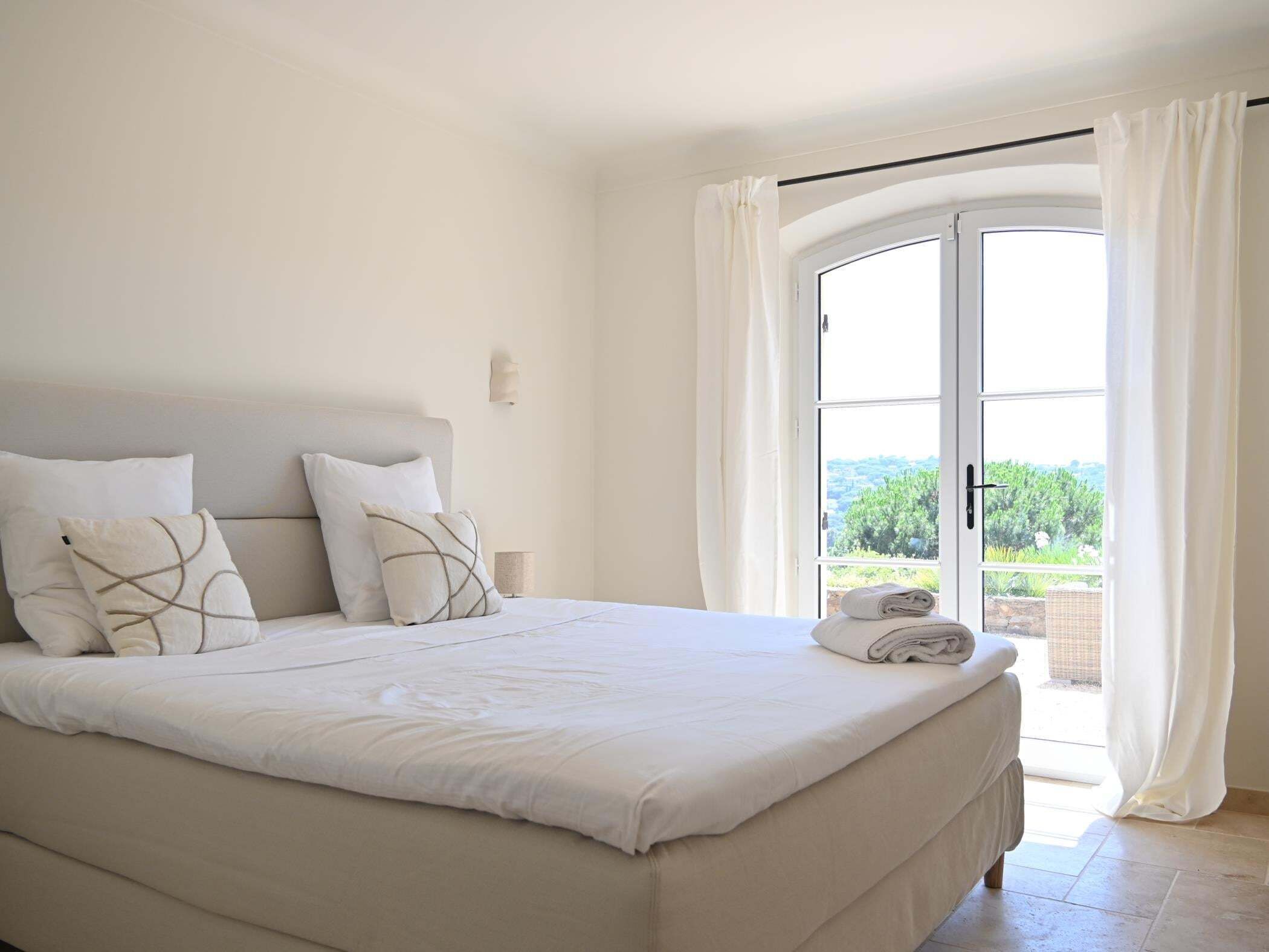5 Schlafzimmer, Bügeleisen/Bügelbrett, Internetzugang, Bettwäsche