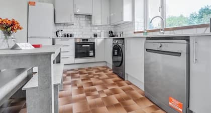 Modern 3Bed Escape - Work&Relax - Free Parking