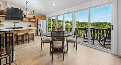 Luxury Beaver Lake Retreat- 1 min Prairie Creek Marina - 5 mins to DT Rogers