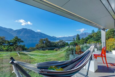 Villa Mondacce with Jacuzzi & Lake Views, Minusio, Switzerland