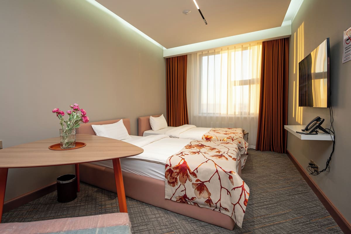 Family Room | Free WiFi