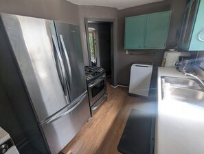 Private kitchen - Charming Carriage House w/ Private Yard and Entrance (Denver)