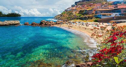 Domus De Pedra Pertunta, Castelsardo, Italy