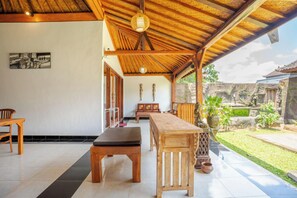Family Room | Living area - Pondok Sayan Homestay (Ubud)
