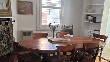 تناول الطعام