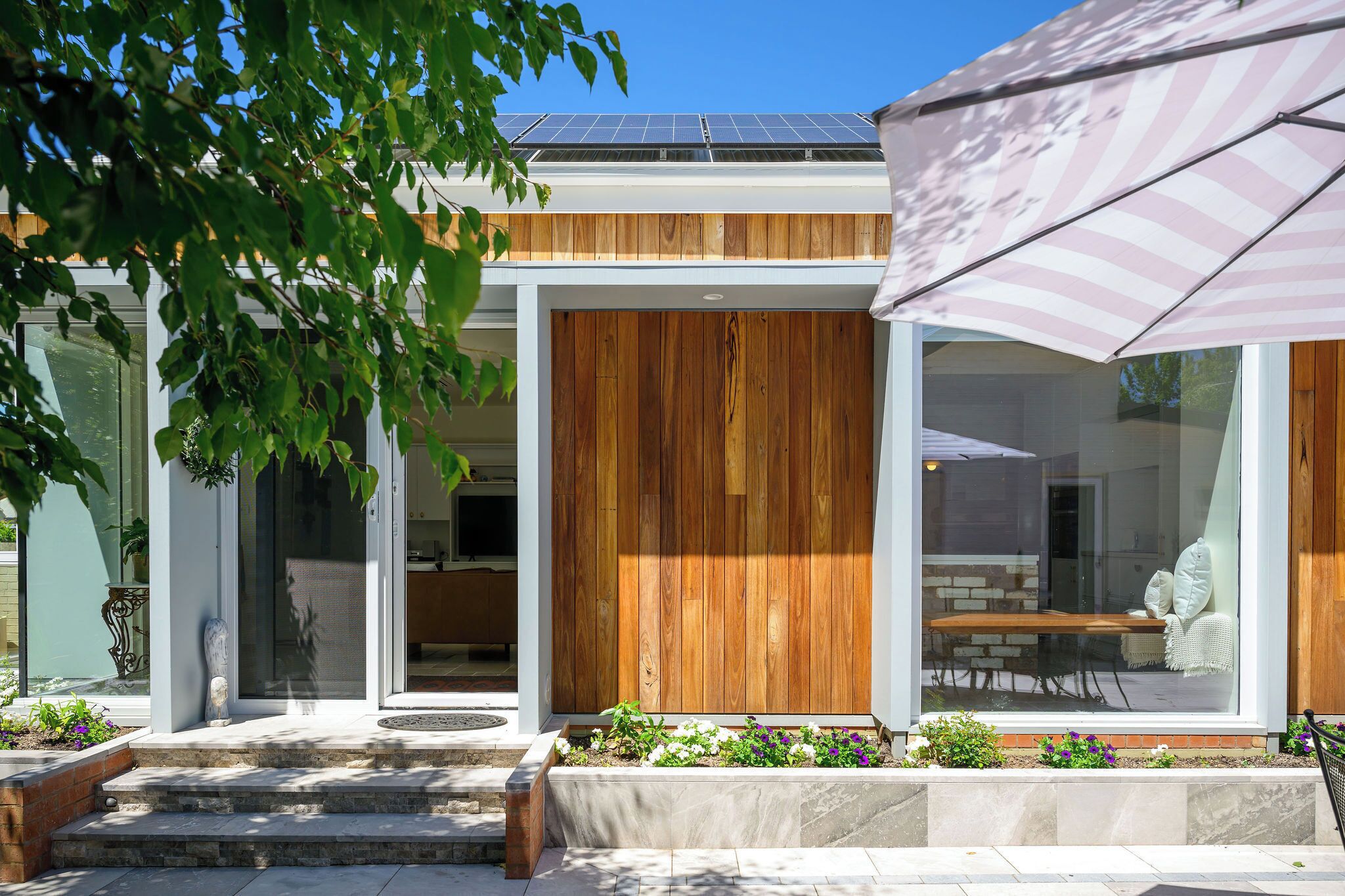 تفاصيل الفندق من الخارج