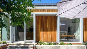 تفاصيل الفندق من الخارج