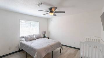 3 多间卧室、熨斗/熨衣板、免费 WiFi、床单