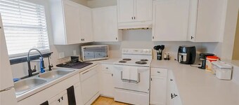 Close to Kyle Field, Texas A&M, Santa’s Wonderland & anywhere you need.