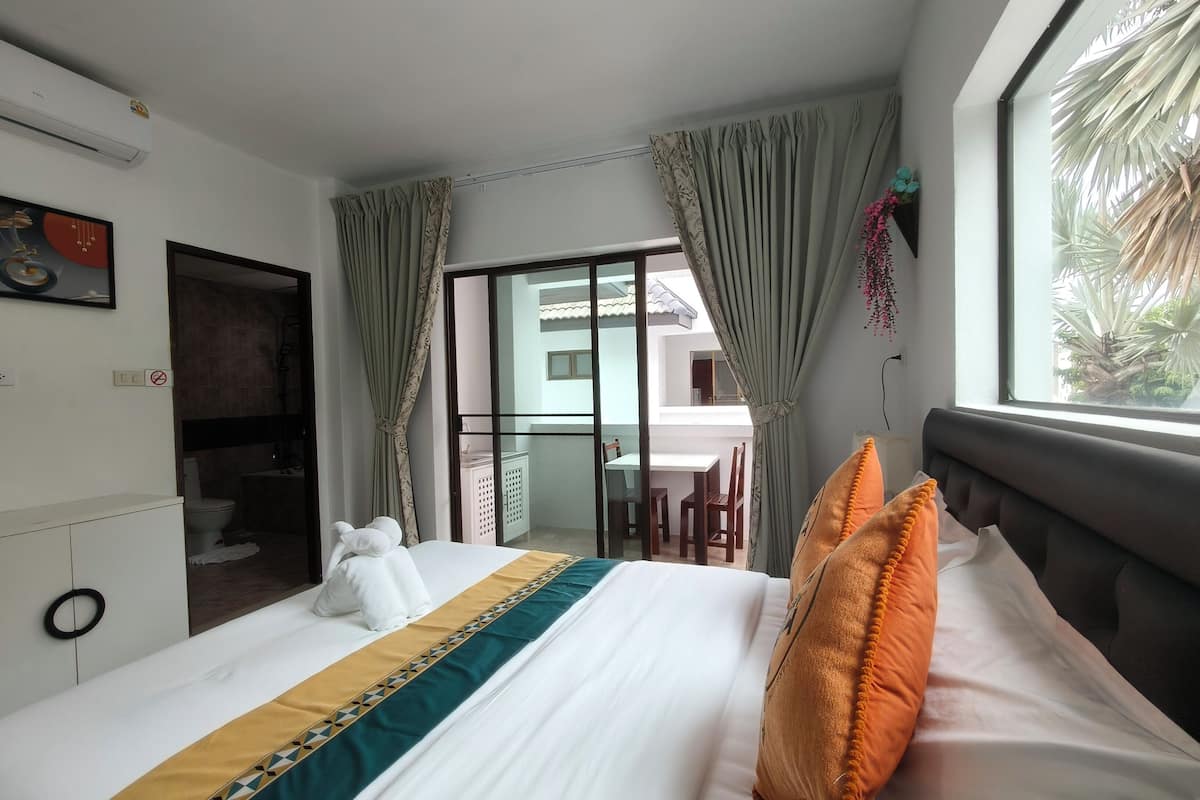 Family Suite, Balcony, Garden View | Premium bedding, down duvets, pillow-top beds, in-room safe