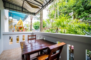 Klassieke tweepersoonskamer, 1 kingsize bed, uitzicht op tuin | Luxe beddengoed, donsdekens, pillowtop-bedden, een kluis op de kamer