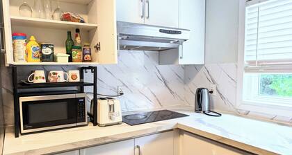 Cozy and Quielt Bedroom with Private Bathroom