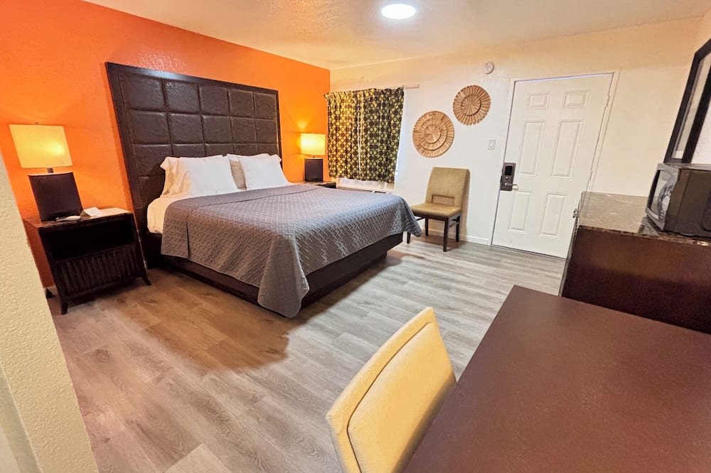 Crest Motel