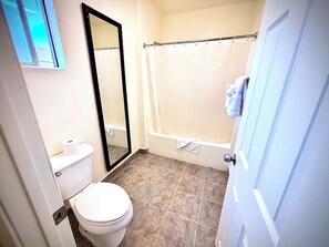 浴室 | 提供毛巾、番梘、洗頭水、廁紙