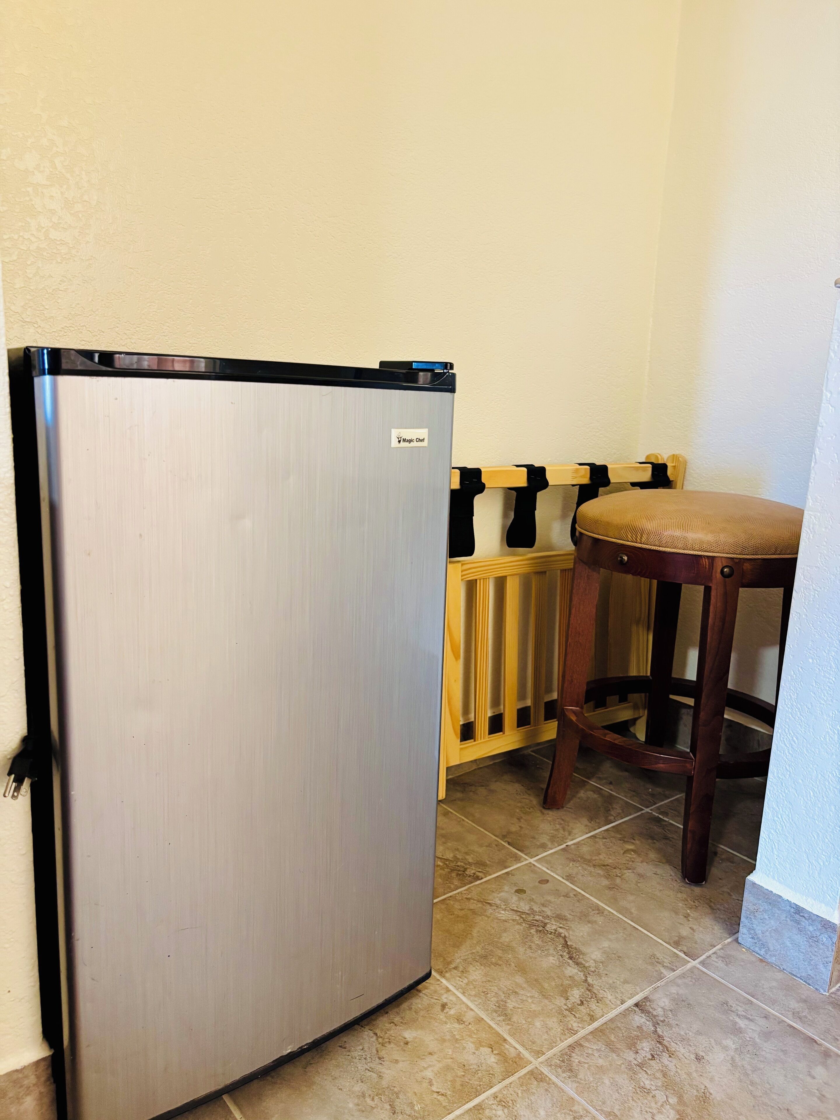 Mini-refrigerator