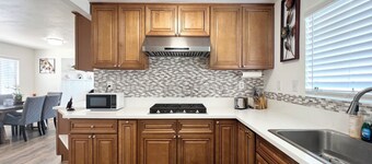 Entire Newly Remodeled Home With Huge Parking