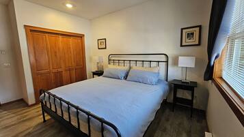 1 bedroom, iron/ironing board, WiFi, bed sheets