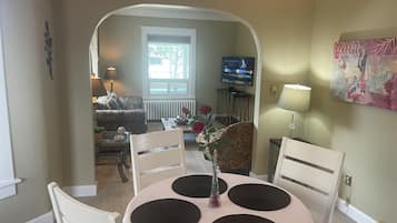 Deluxe House, Patio | Living area