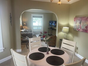 Casa Deluxe, pati | Sala d'estar | Televisor de pantalla plana 