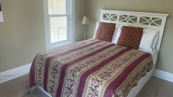 Deluxe House, Patio | Individually decorated, individually furnished, soundproofing