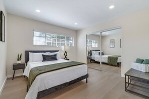 5 bedrooms, desk, iron/ironing board, WiFi