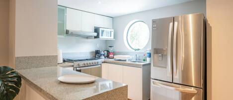 Fridge, microwave, oven, stovetop