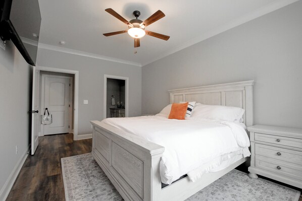 2 bedrooms, WiFi, bed sheets, wheelchair access