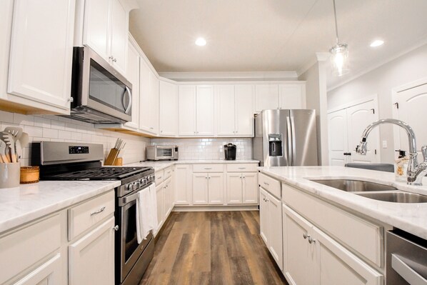 Fridge, microwave, oven, dishwasher