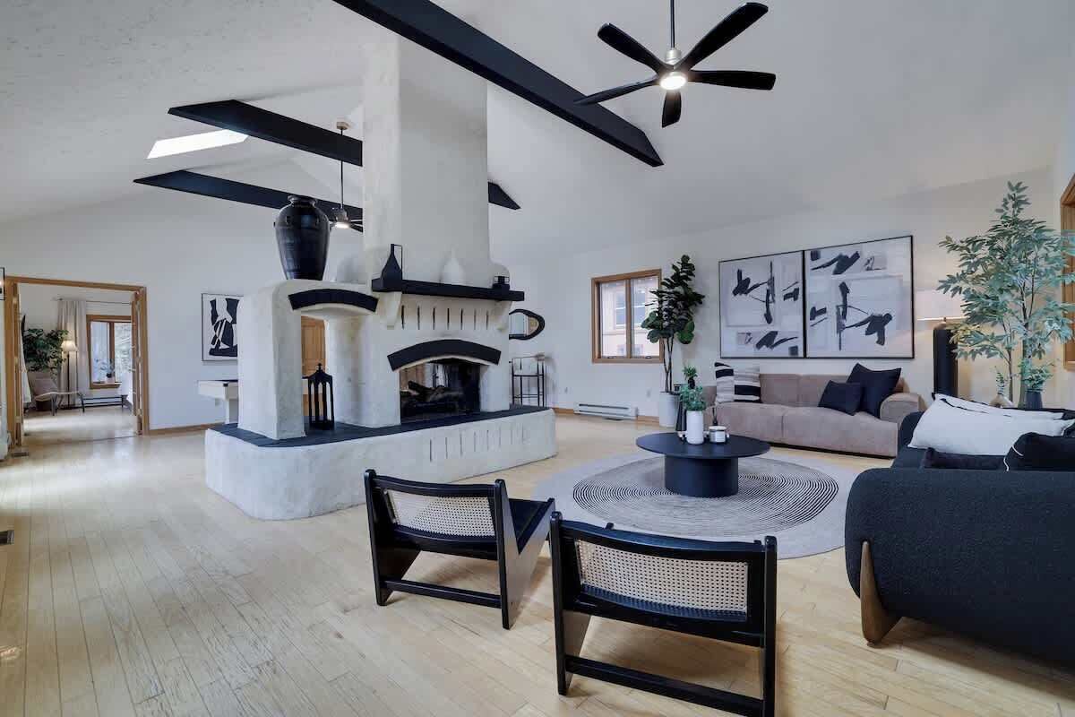 TV, fireplace, offices