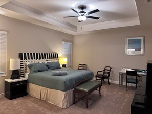 3 Schlafzimmer, Schreibtisch, Bügeleisen/Bügelbrett, WLAN