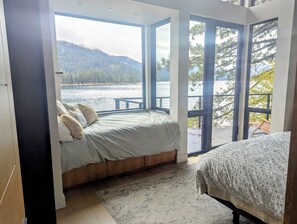 4 quartos, Wi-Fi de cortesia, roupa de cama