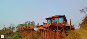 Vista frontal de la propiedad