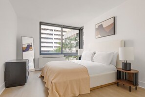 2 bedrooms, iron/ironing board, WiFi, bed sheets - Blueground | Long Island City, pool, nr Gantry Plaza (New York)