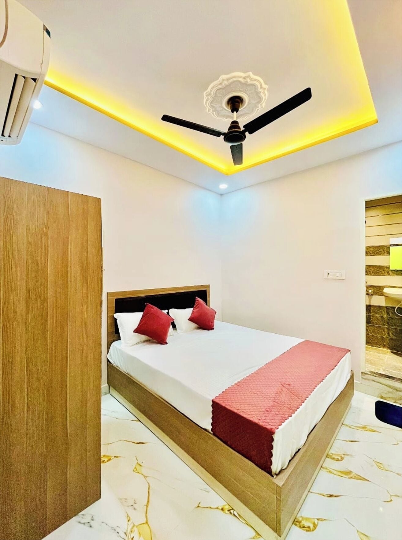 Deluxe Double Room, Air conditioning | Hypo-allergenic bedding, free WiFi