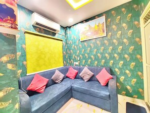Lobby sitting area - Hotel Pvs Grand Varanasi  (Varanasi)