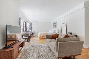 Iron/ironing board, WiFi, bed sheets