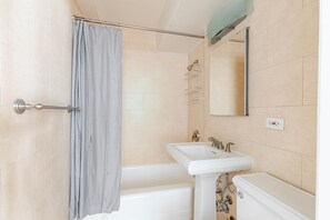 Hårtørrer, håndklæder