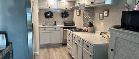 Microwave, stovetop, dishwasher