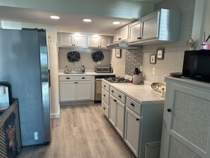 Microwave, stovetop, dishwasher - Awesome View Two. . 20 min. To Cooperstown, Perfect for Dreams Park Families (Richfield Springs)