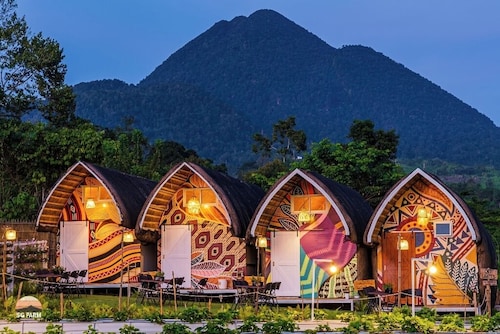 Strawberry Guyabano Farm