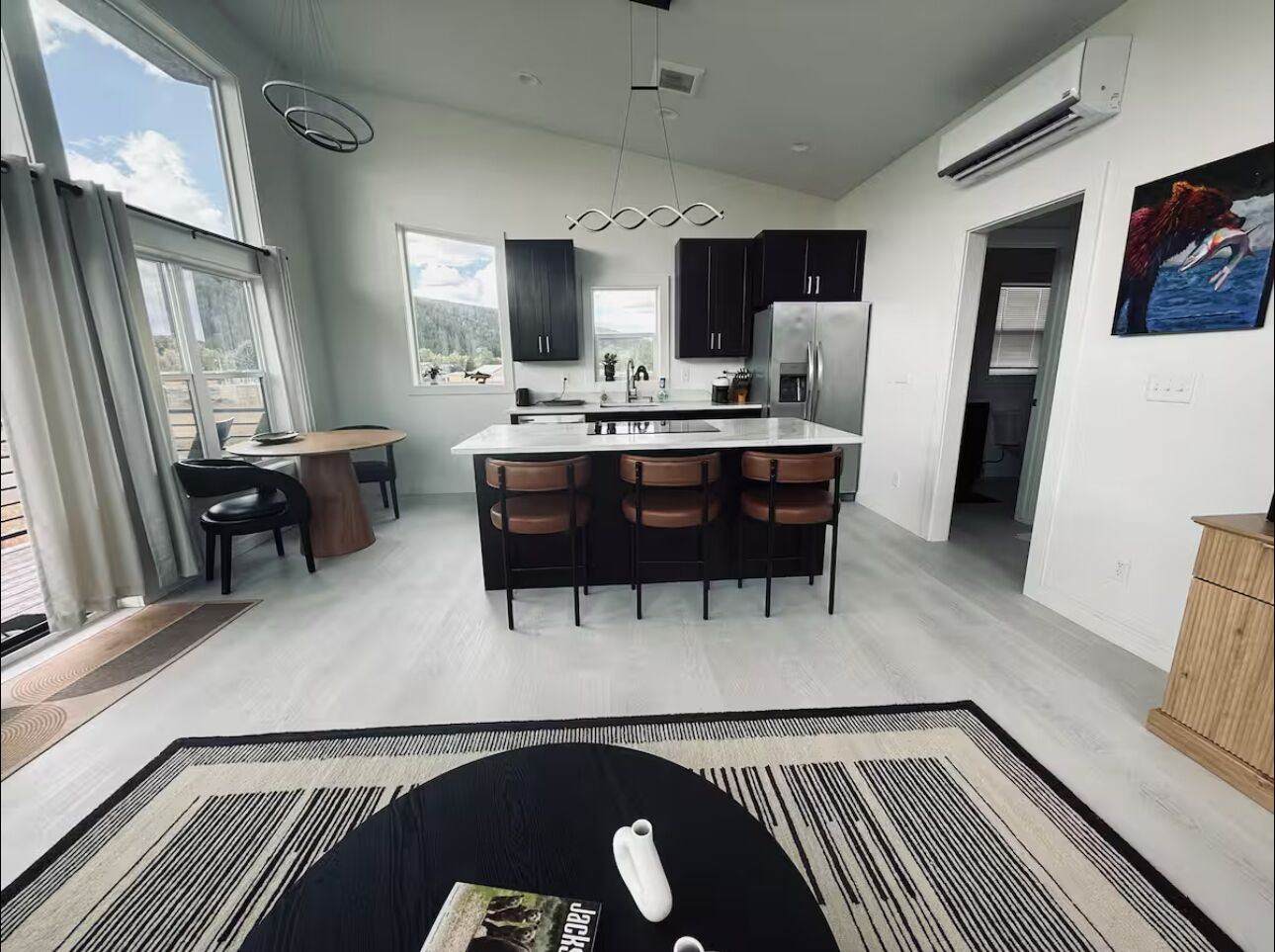 Mikroaaltouuni, uuni, liesi, astianpesukone