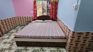 Habitación doble Deluxe, vista a la ciudad | Escritorio, espacio para trabajar con laptop y wifi gratis