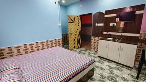 Habitación doble Deluxe, vista a la ciudad | Escritorio, espacio para trabajar con laptop y wifi gratis