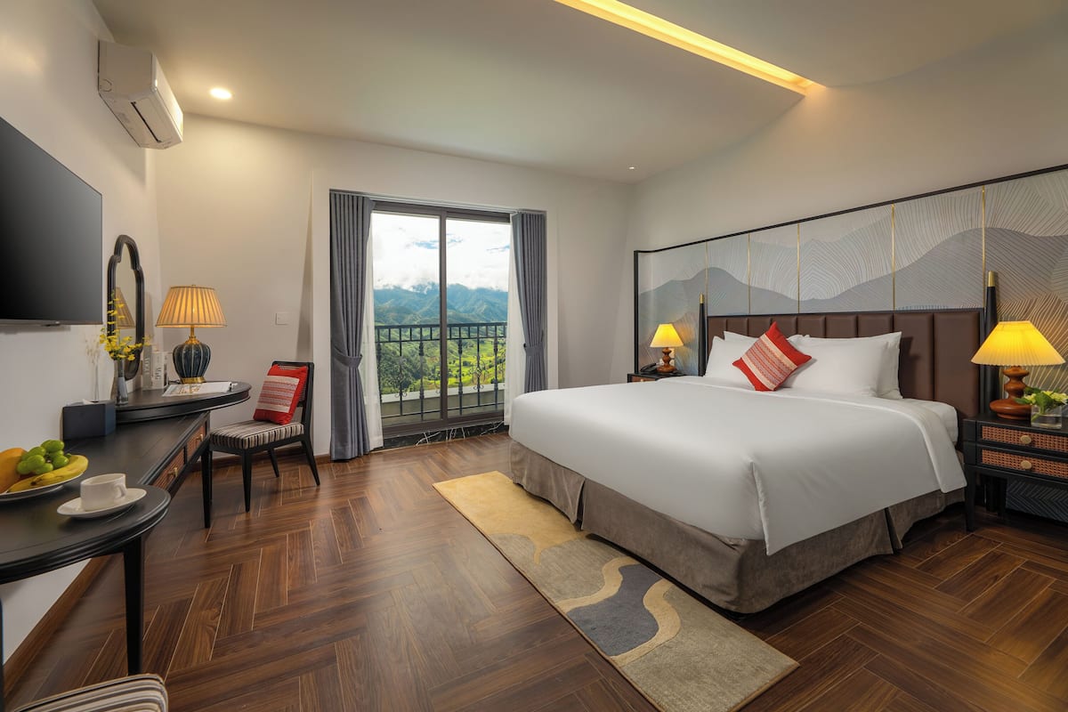 Deluxe Double Room, Valley View | Premium bedding, pillowtop beds, in-room safe, blackout drapes