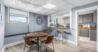 Private Loft in Downtown Elkin Near Vineyards!