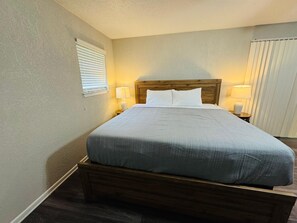 4 soverom, strykejern/-brett, wi-fi (inkludert) og sengetøy