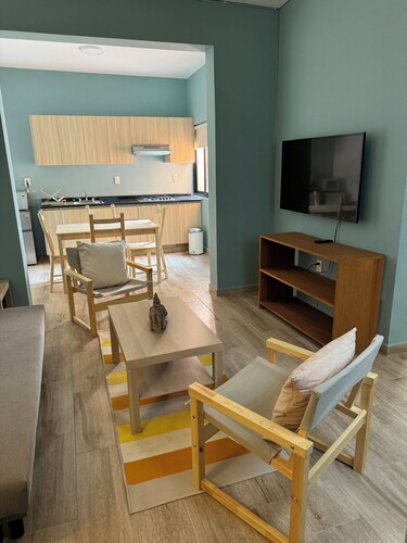 Lovely Street Level Apartment of 2 Bedroom, 3 Bathroom, Living Room and Kitchen