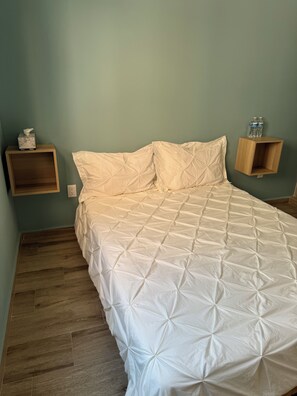 2 habitaciones, tabla de planchar con plancha, wifi y ropa de cama 