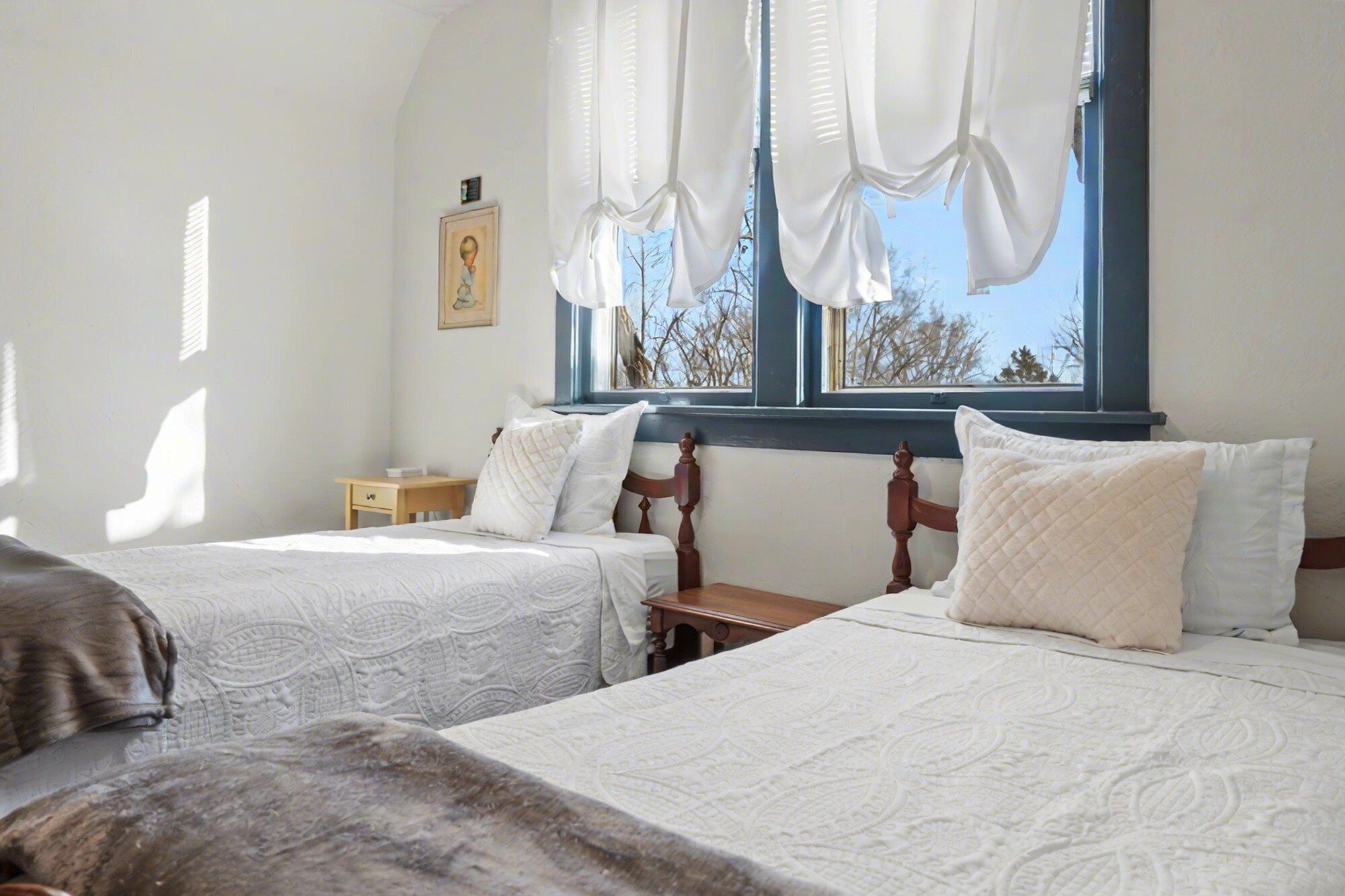 3 bedrooms, desk, iron/ironing board, free WiFi